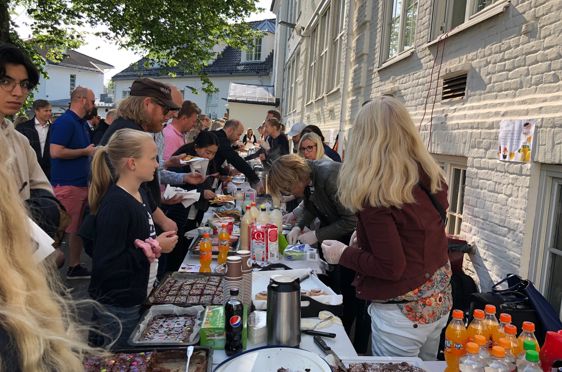 Mennesker i kioskkø